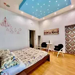 לינה וארוחת בוקר La Maison מנפרדוניה